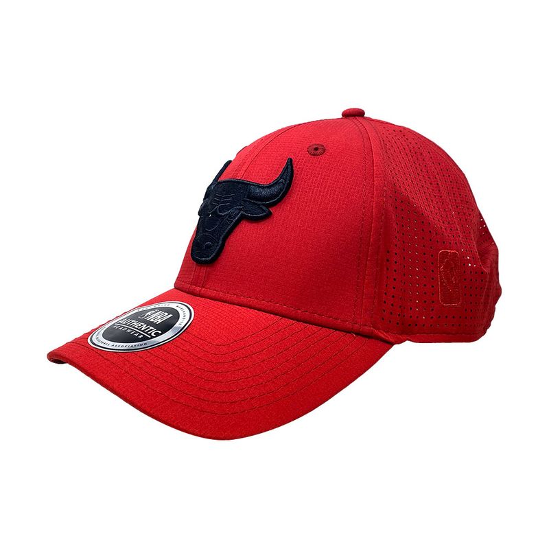 104695286-Gorra-deportiva-Bulls-roja-para-hombre