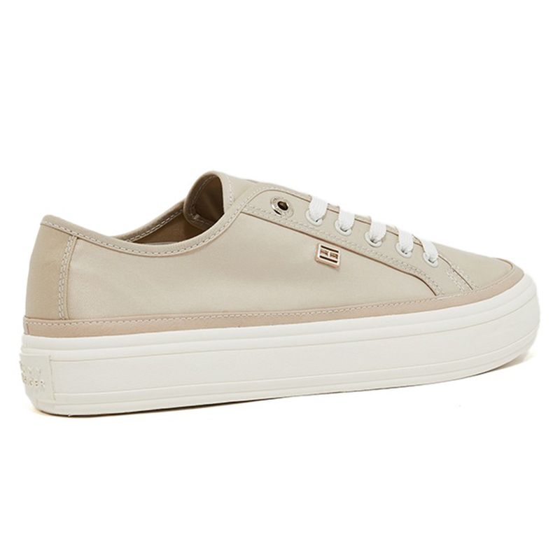 104765562-Zapato-casual-Tommy-Hilfiger-Essential-color-beige-para-mujer