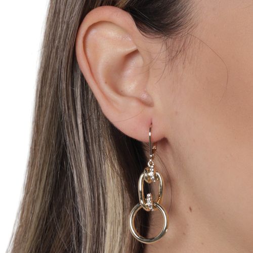 Aretes largos dorados para mujer