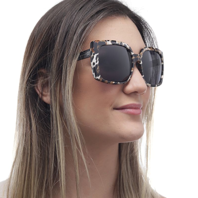 104731618-Lente-de-sol--oversized--para-mujer-Sofia-Vergara-