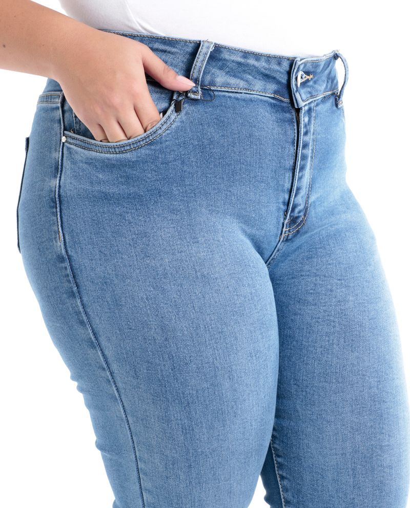 104551174-Jeans-Sabrina-flare-azul-de-cintura-alta-para-mujer