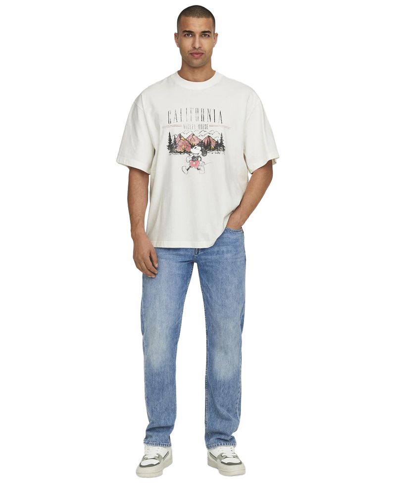 104776192-Camiseta-Only-and-Sons-relaxed-fit-blanca-con-estampado-de-Mickey-Mouse-para-hombre