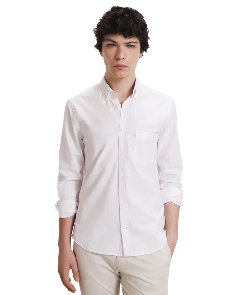 104768692-Camisa-oxford-slim-fit-Easy-Wear-blanca-solida-para-hombre