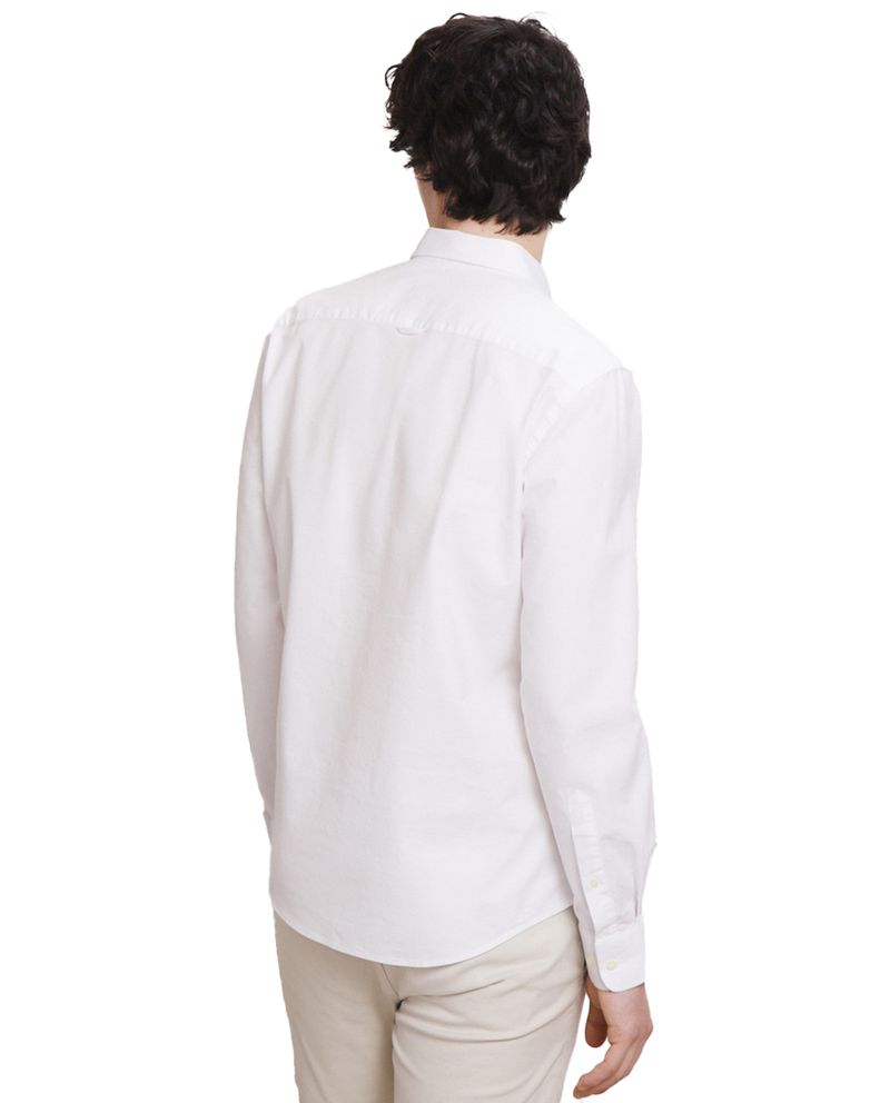 104768692-Camisa-oxford-slim-fit-Easy-Wear-blanca-solida-para-hombre