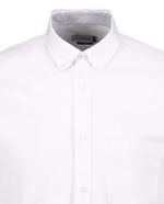 104768692-Camisa-oxford-slim-fit-Easy-Wear-blanca-solida-para-hombre