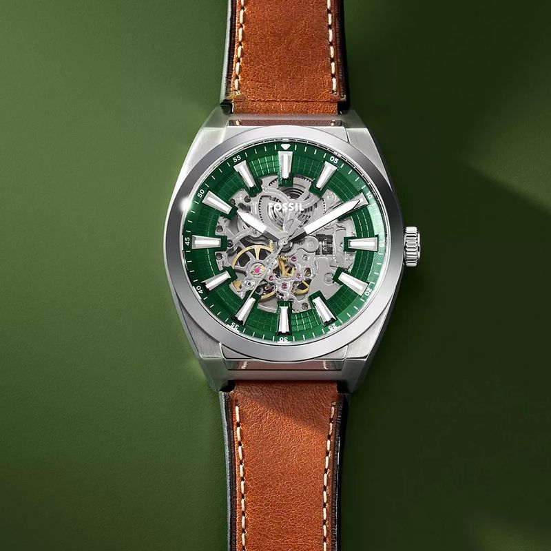 104765677-Reloj-Fossil-analogo-cuero-cafe-para-hombre