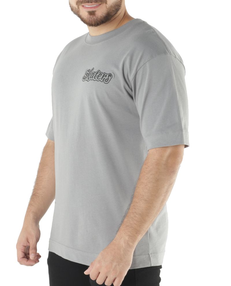 104766660-Camiseta-Orange-oversized-fit-gris-estampado-de-skaters-para-hombre