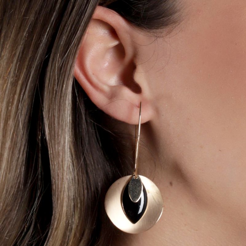 104676418-Aretes-largos-color-dorado-para-mujer