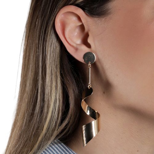 Aretes dorados para mujer