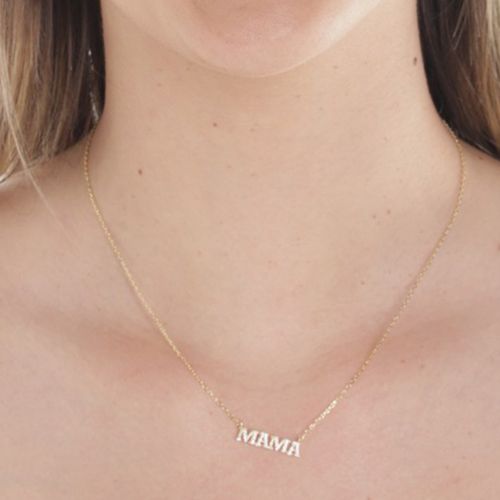 Cadena con dije "mamá" de plata en dorado para mujer