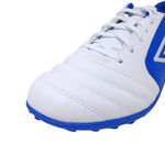 104731098-Zapatilla-deportiva-Umbro-Classico-XII-LT-TF-blanco-azul-para-hombre