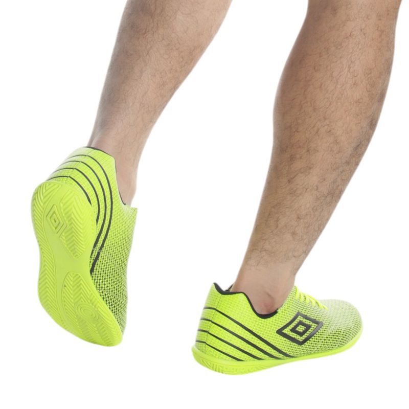 104731106-Zapatilla-deportiva-Umbro-Toccare-IV-IC-amarillo-negro-para-hombre