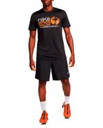104708817-Camiseta-deportiva-Nike-negra-estampada-para-hombre