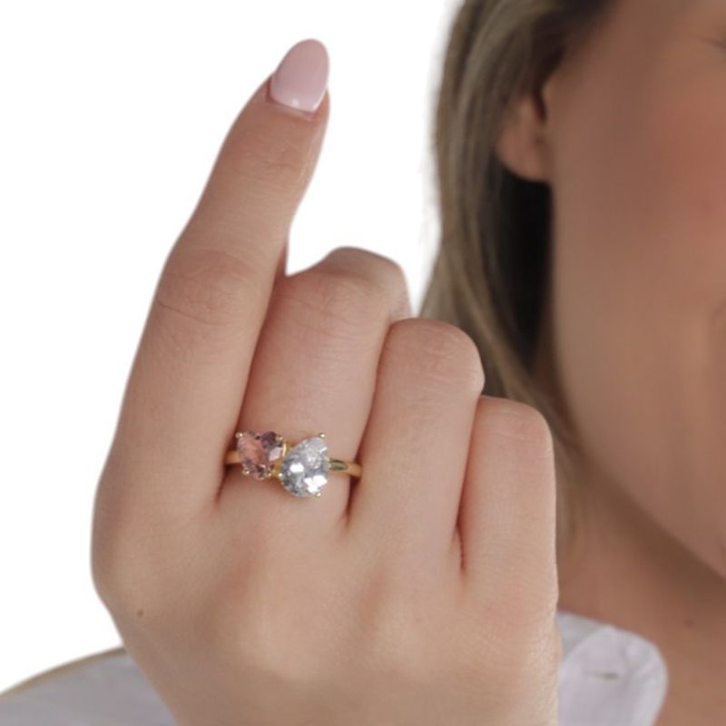 104435219-Anillo-de-dos-piedras-dorado-para-mujer