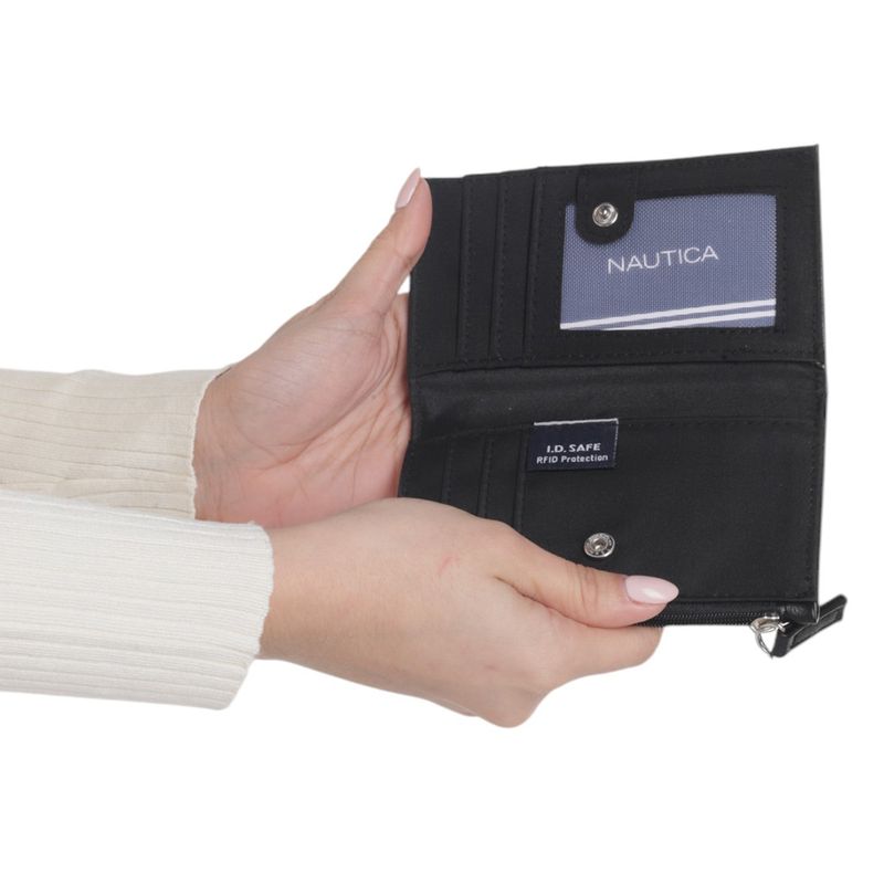 Billetera zip around Nautica color negro para mujer Siman Costa Rica