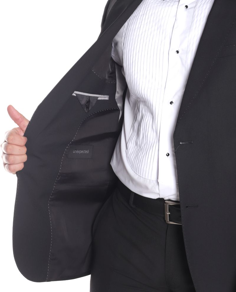 104579556-Traje-Unexpected-slim-fit-negro-solido-para-hombre