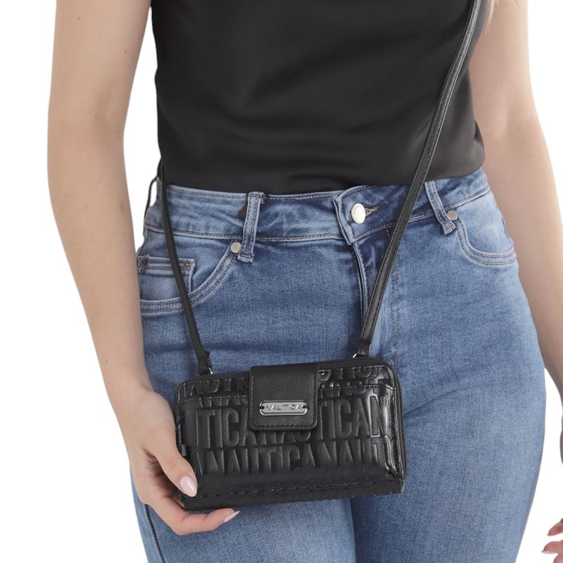 104758861-Billetera-zip-around-Nautica-color-negro-para-mujer