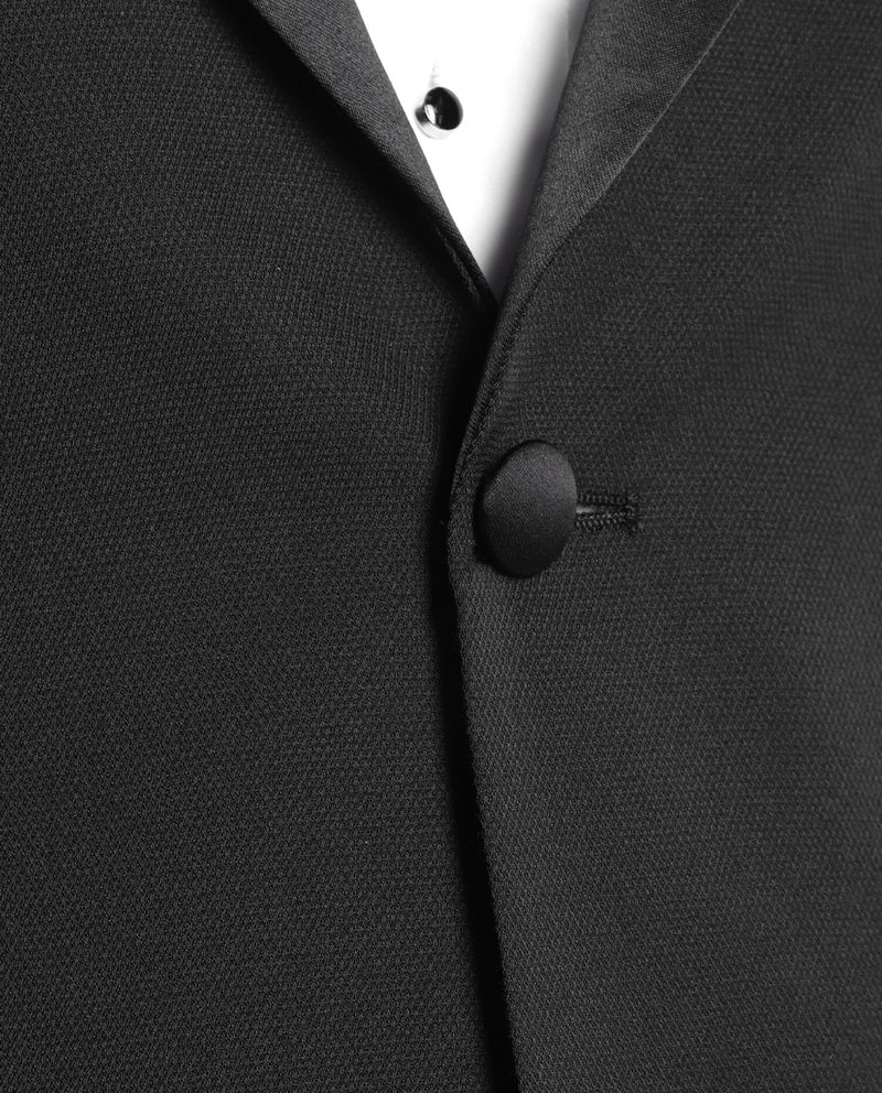 104579608-Traje-smoking-Unexpected-slim-fit-negro-solido-para-hombre