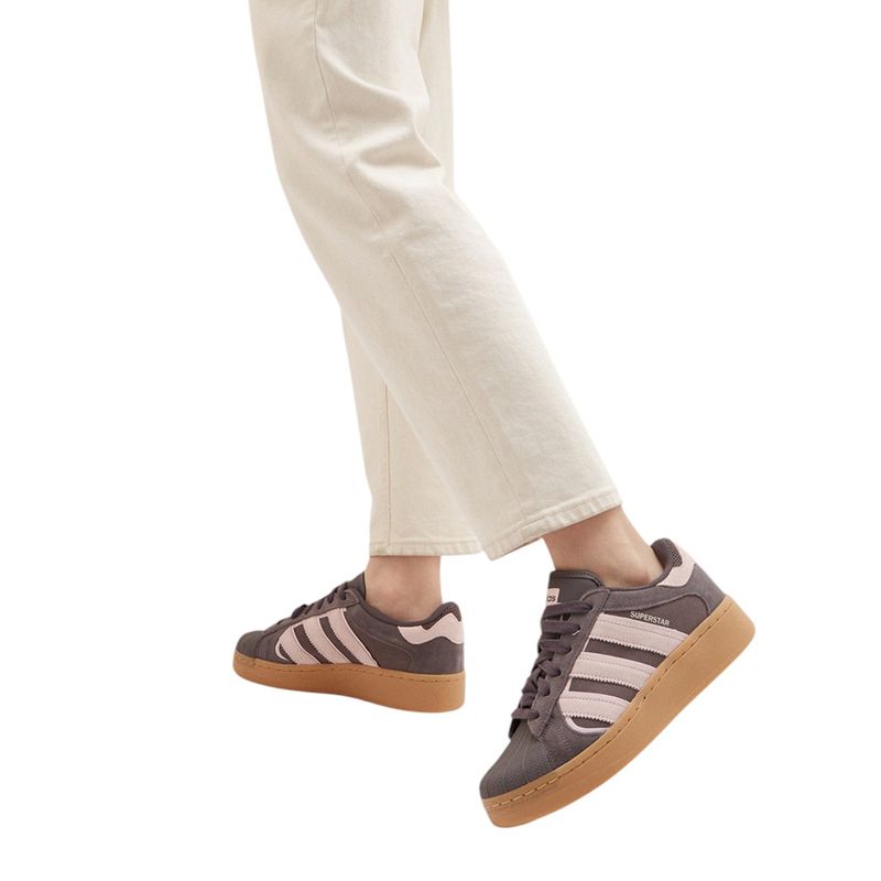 104792292-Zapato-Adidas-Originals-Superstar-XLG-casual-cafe-para-mujer