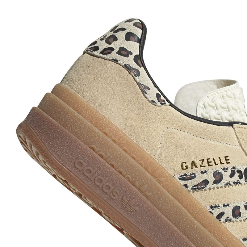 Zapato Adidas Originals Gazelle casual beige para mujer