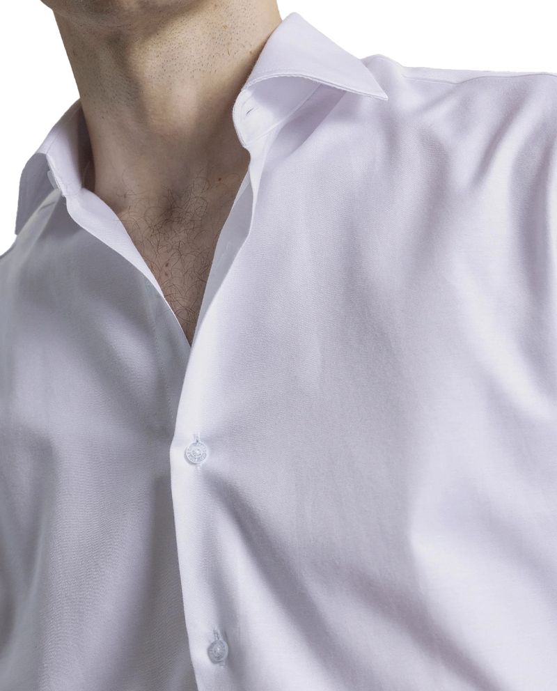 104784514-Camisa-de-vestir-slim-fit-Puro-Ego-blanca-solida-para-hombre