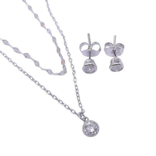 Set de aretes y cadena doble con dije de plata color plateado  para mujer
