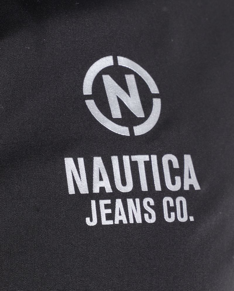 104771377-Chaqueta-impermeable-Nautica-Jeans-Co.-negra-solida-para-hombre