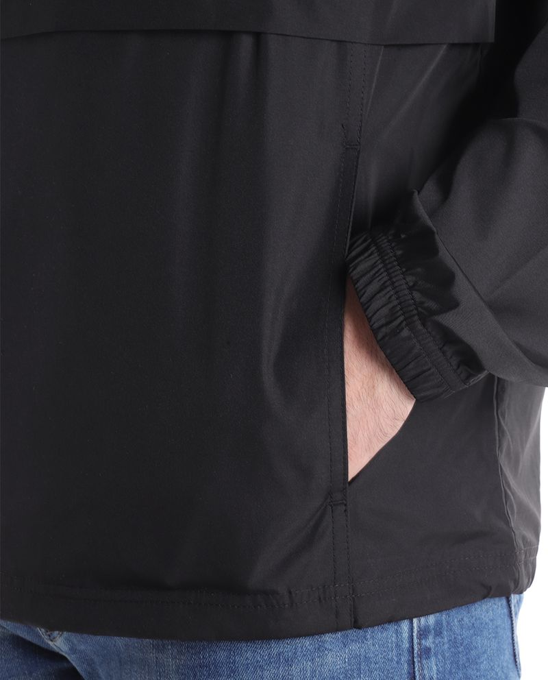 104771381-Chaqueta-impermeable-Nautica-Jeans-Co.-negra-solida-para-hombre