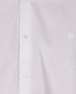 104432317-Camisa-de-vestir-Calvin-Klein-slim-fit-blanca-solida-para-hombre