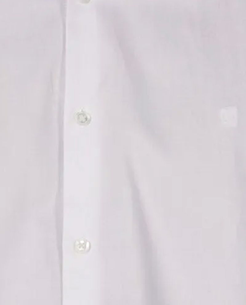 104432317-Camisa-de-vestir-Calvin-Klein-slim-fit-blanca-solida-para-hombre