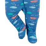 104732180-Pijama-azul-con-estampado-para-bebe-niño