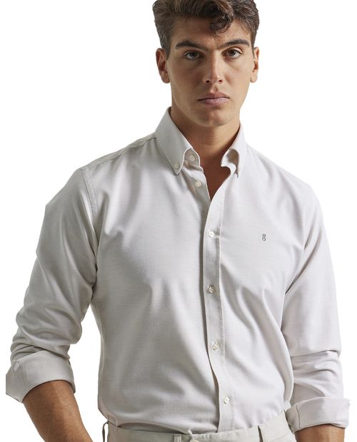 Camisa oxford beige lisa de corte personalizado de PuroEGO para hombre