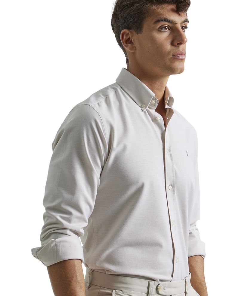 104782662-3-Camisa-oxford-PuroEGO-custom-fit-beige-solida-para-hombre