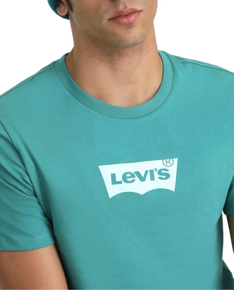104791143-Camiseta-Levi-s-regular-fit-verde-estampada-para-hombre