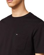 104794011-Camiseta-Tommy-Hilfiger-regular-fit-negra-solida-para-hombre