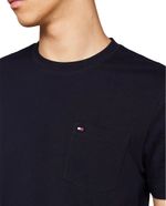 104794024-Camiseta-Tommy-Hilfiger-regular-fit-azul-navy-solida-para-hombre