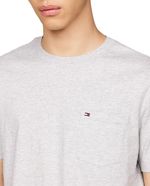104794026-Camiseta-Tommy-Hilfiger-regular-fit-gris-claro-heather-para-hombre