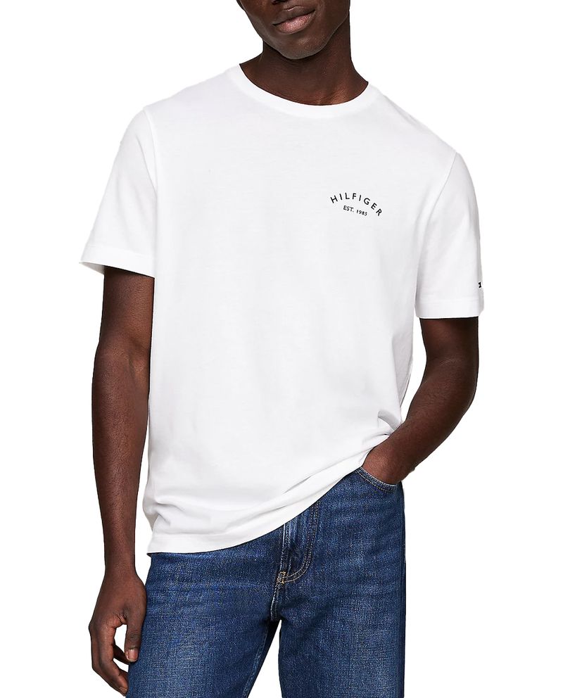 104794094-Camiseta-casual-Tommy-Hilfiger-regular-fit-blanca-Hilfiger-para-hombre