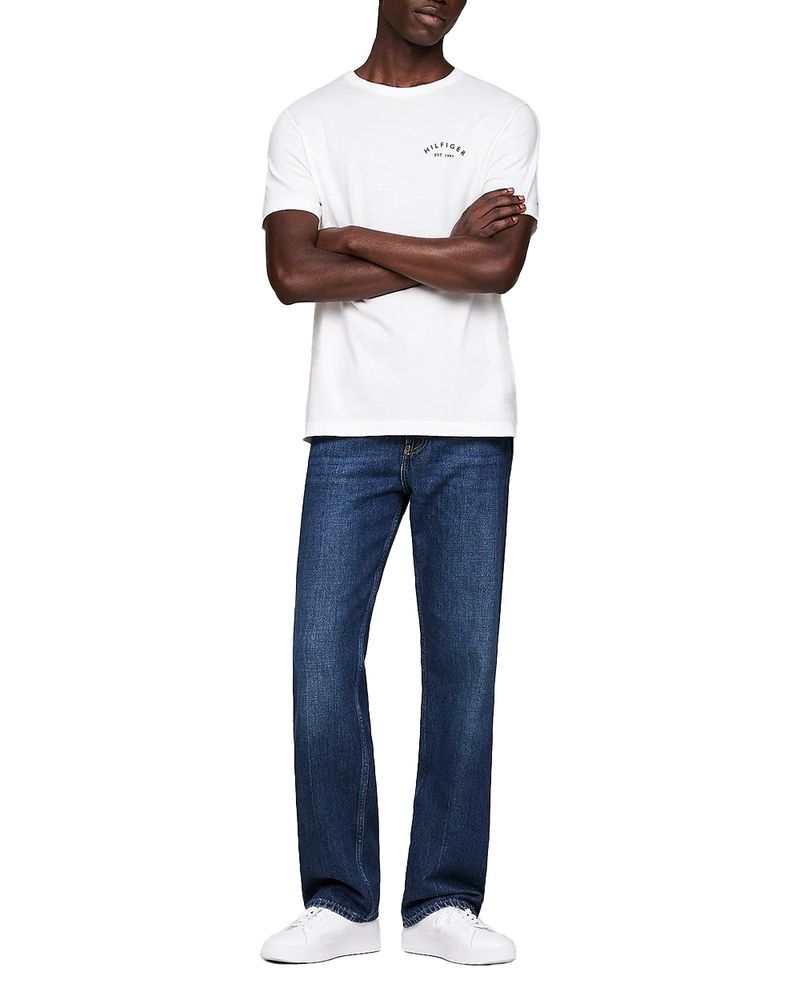104794094-Camiseta-casual-Tommy-Hilfiger-regular-fit-blanca-Hilfiger-para-hombre
