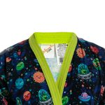 104736902-Bata-azul-con-estampado-para-niño