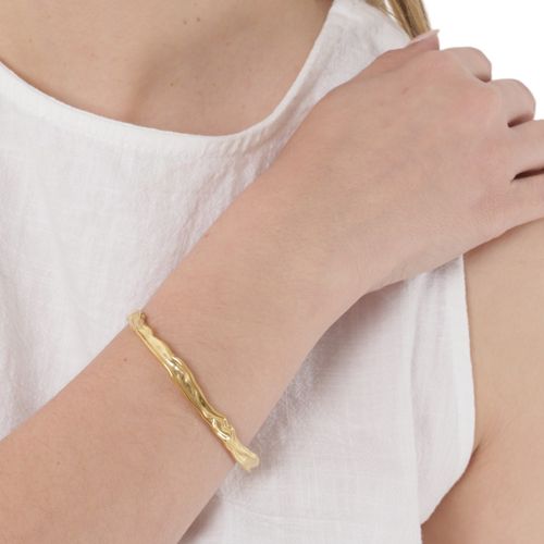 Brazalete de acero con baño de oro 5mm- 6" para mujer