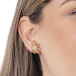 104701997-Aretes-en-forma-de-sol-de-acero-con-baño-de-oro-para-mujer