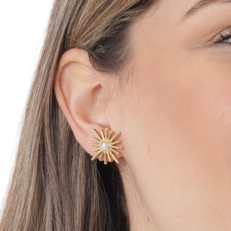 104701997-Aretes-en-forma-de-sol-de-acero-con-baño-de-oro-para-mujer