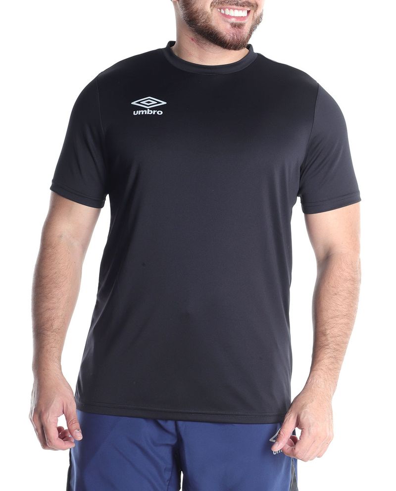 104746899-Camiseta-deportiva-Umbro-negra-solida-para-hombre