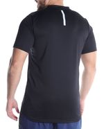 104746899-Camiseta-deportiva-Umbro-negra-solida-para-hombre