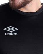 104746899-Camiseta-deportiva-Umbro-negra-solida-para-hombre