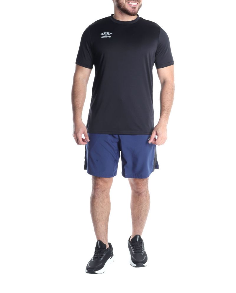 104746899-Camiseta-deportiva-Umbro-negra-solida-para-hombre