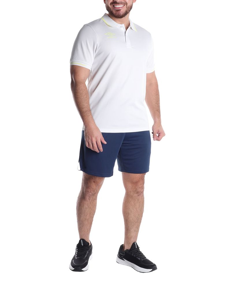 104746911-Camiseta-deportiva-tipo-polo-Umbro-blanca-para-hombre