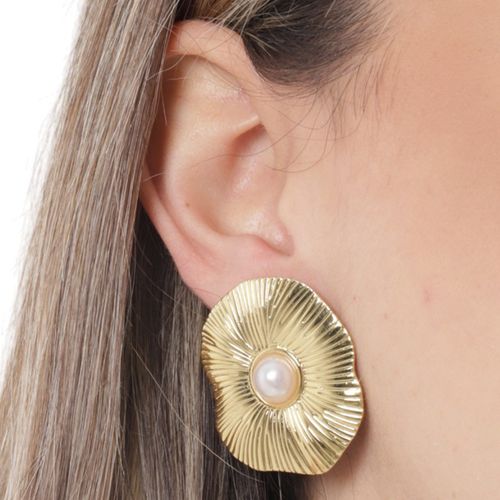 Aretes con perla color dorado para mujer