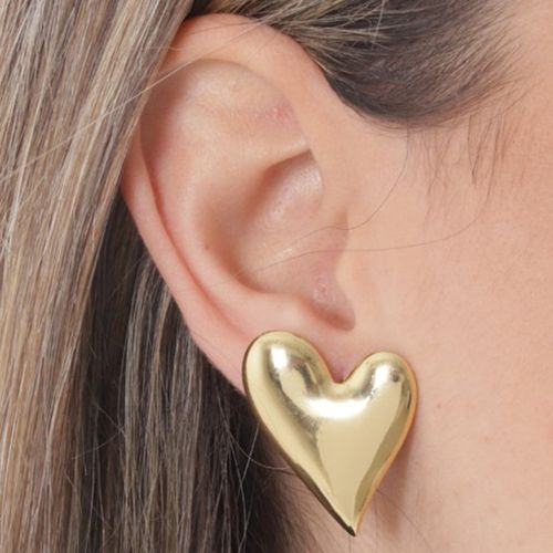 Aretes de corazón dorados para mujer